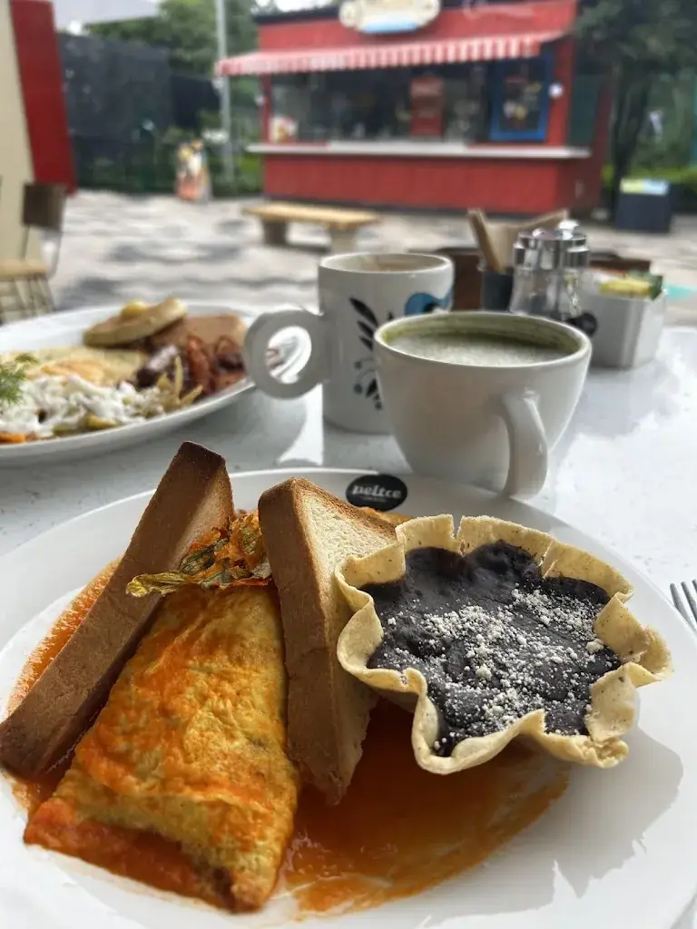 Peltre Lonchería _Mexico_slider_image_3