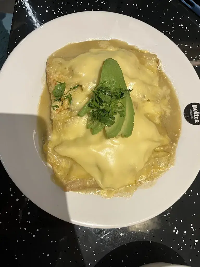 Ivonne Hergut_Peltre Lonchería (Tecamachalco)_Mexico_review