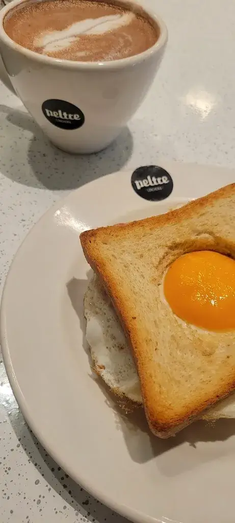 Jessica Itzep_Peltre Lonchería _Mexico_review