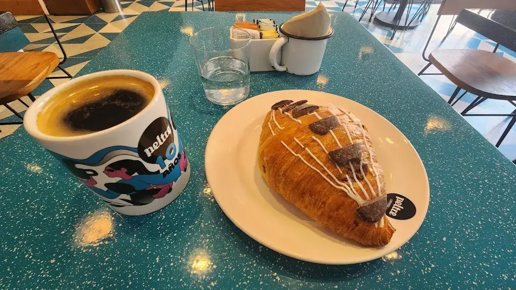 alexander vinokurov_Peltre Lonchería _Mexico_review