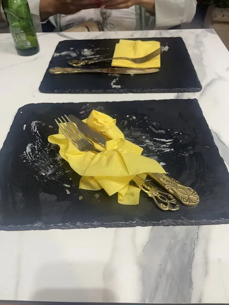 Tobias Roth_Kumpir Time_Nogent-sur-Seine_review