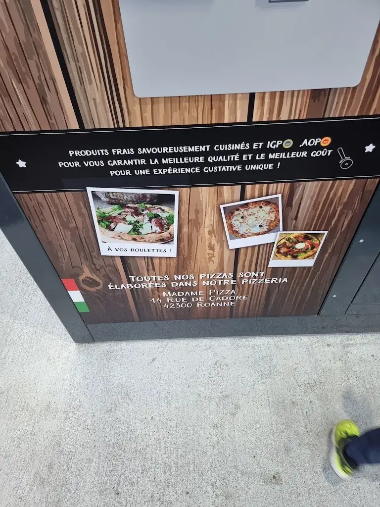 Madame pizza distributeur 24h/24 7j/7_Amplepuis_slider_image_2
