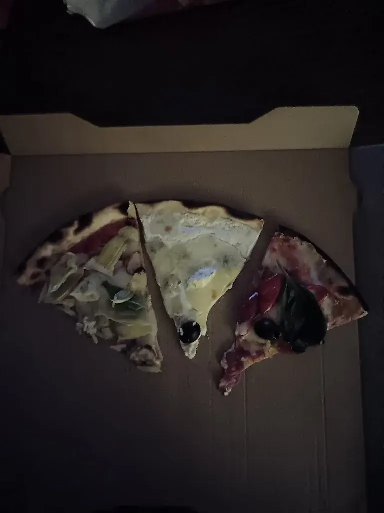 Rachel Brenneis_Chez Djoti_Porcelette_Bewertung