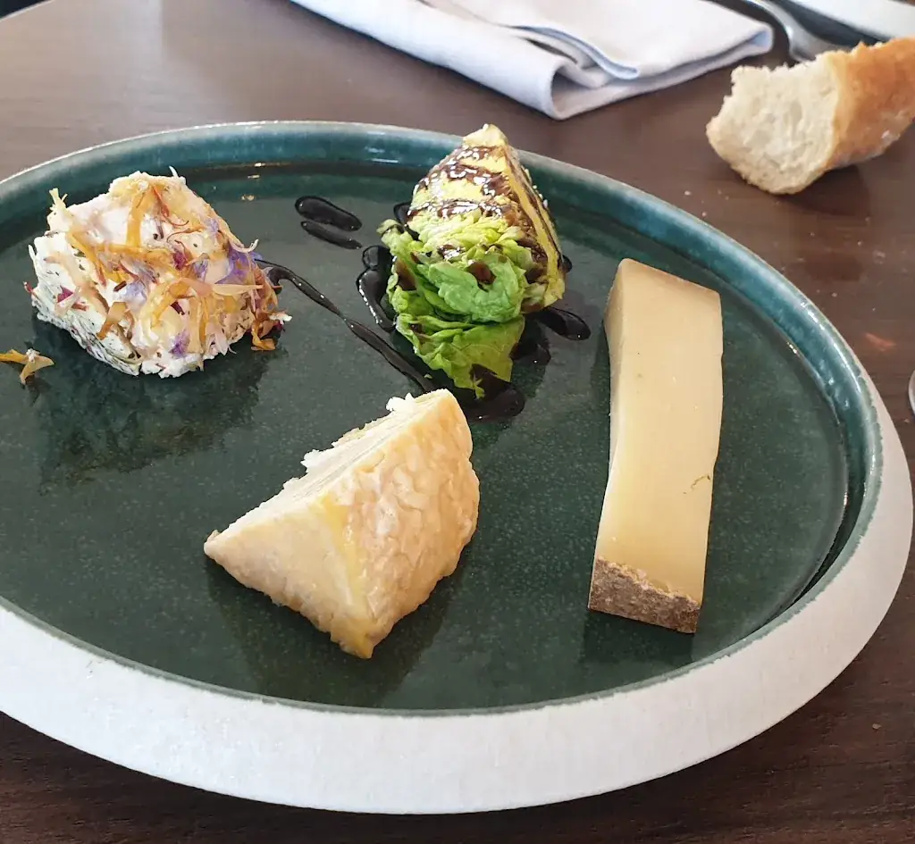 Corinne ROTT_Au Naturel_Pont-Sainte-Marie_review