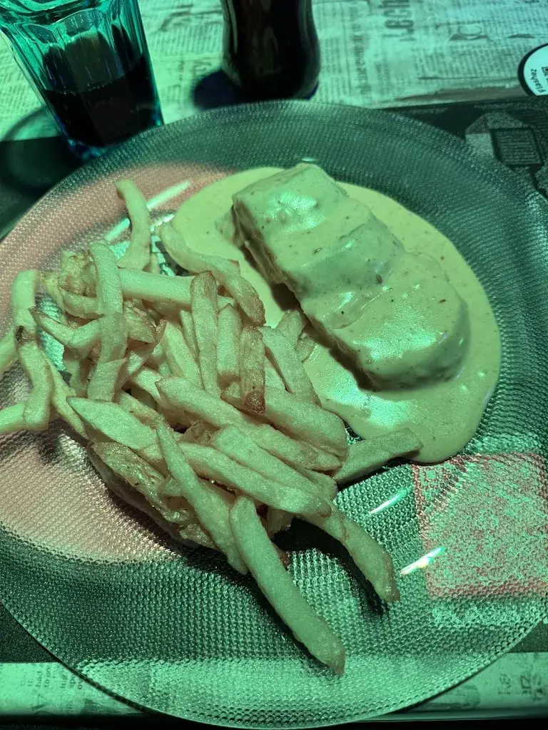 Shéridane Rondeau_Au Mistral Gagnant_Pont-Sainte-Marie_review