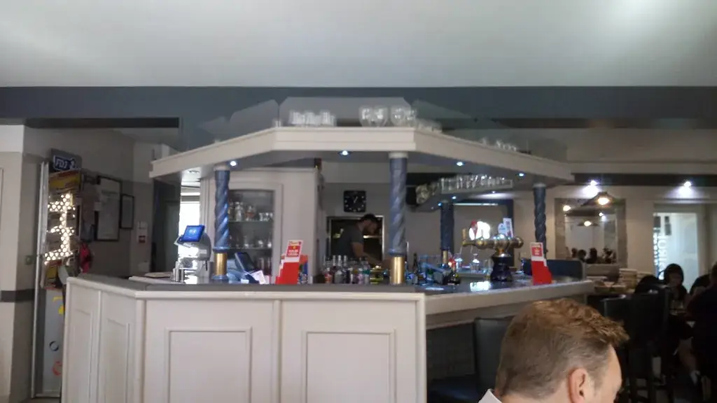 Bistrot De La Place Pouxeux_Pouxeux_slider_image_3