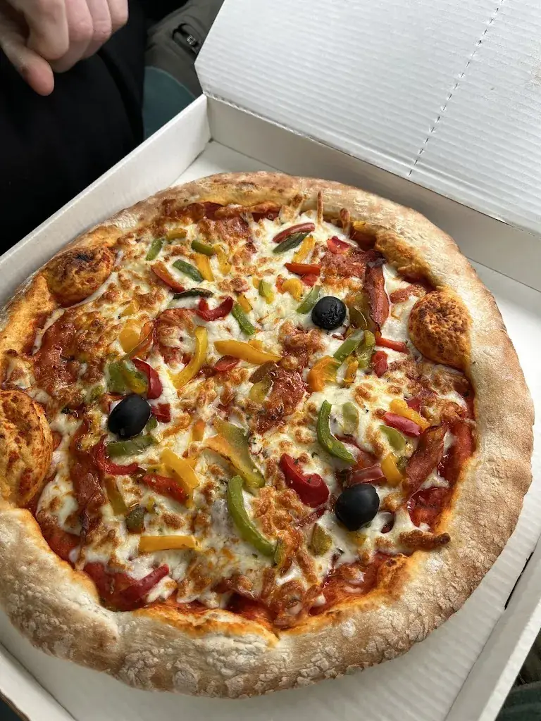 Lia Dekker_Miss Pizza Express_Renwez_avis