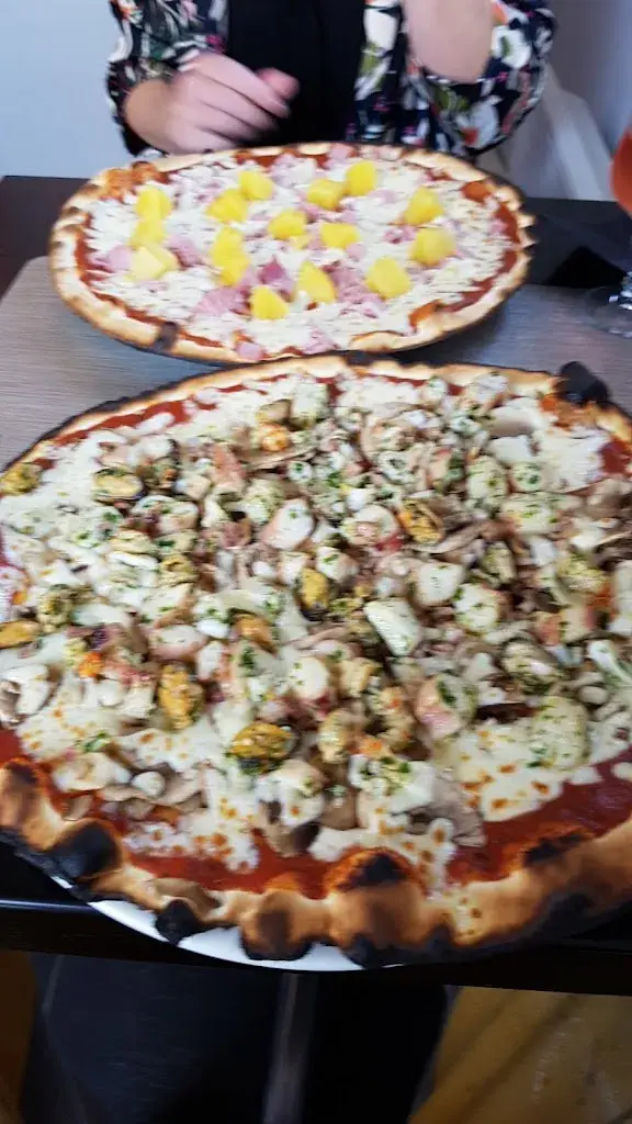 Menu_Pizzeria F1 - Pizzas au feu de bois et restauration rapide_Noisseville_image_4