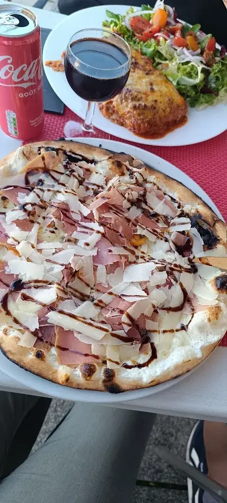 Alexa Calabrese_Pizzeria F1 - Pizzas au feu de bois et restauration rapide_Noisseville_review