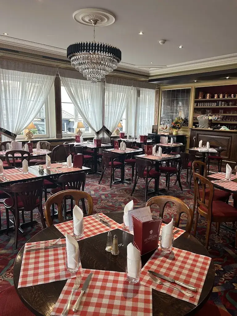 Chez Henriette, Bouillon - Bistrot Français restaurant in Phalsbourg