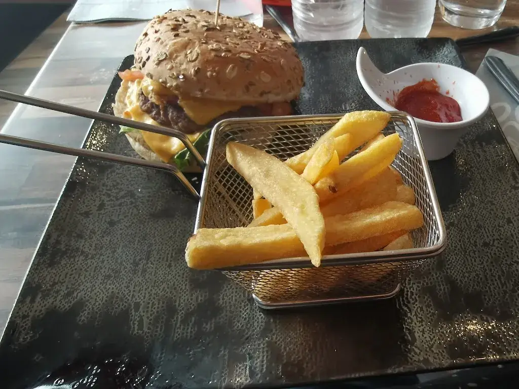 méghann plan_1700 PARADISE_Chatuzange-le-Goubet_review