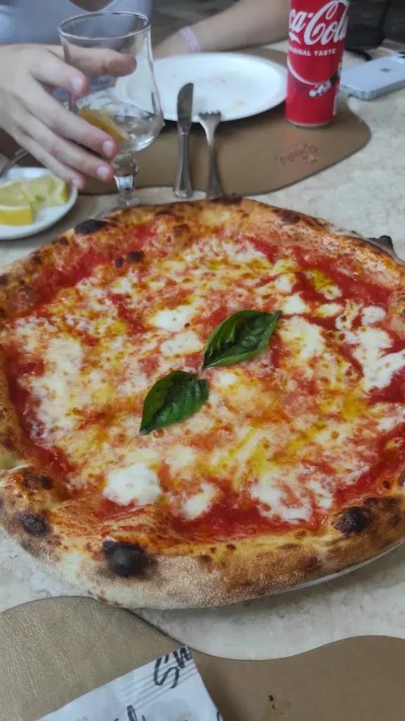 Miriam Mya_Shaval_Italy_reseña