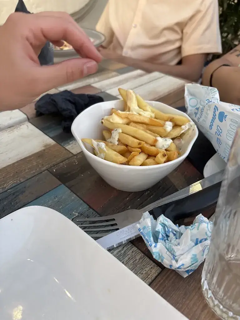 Cassandra Fromont_Le Milan_Rethel_review