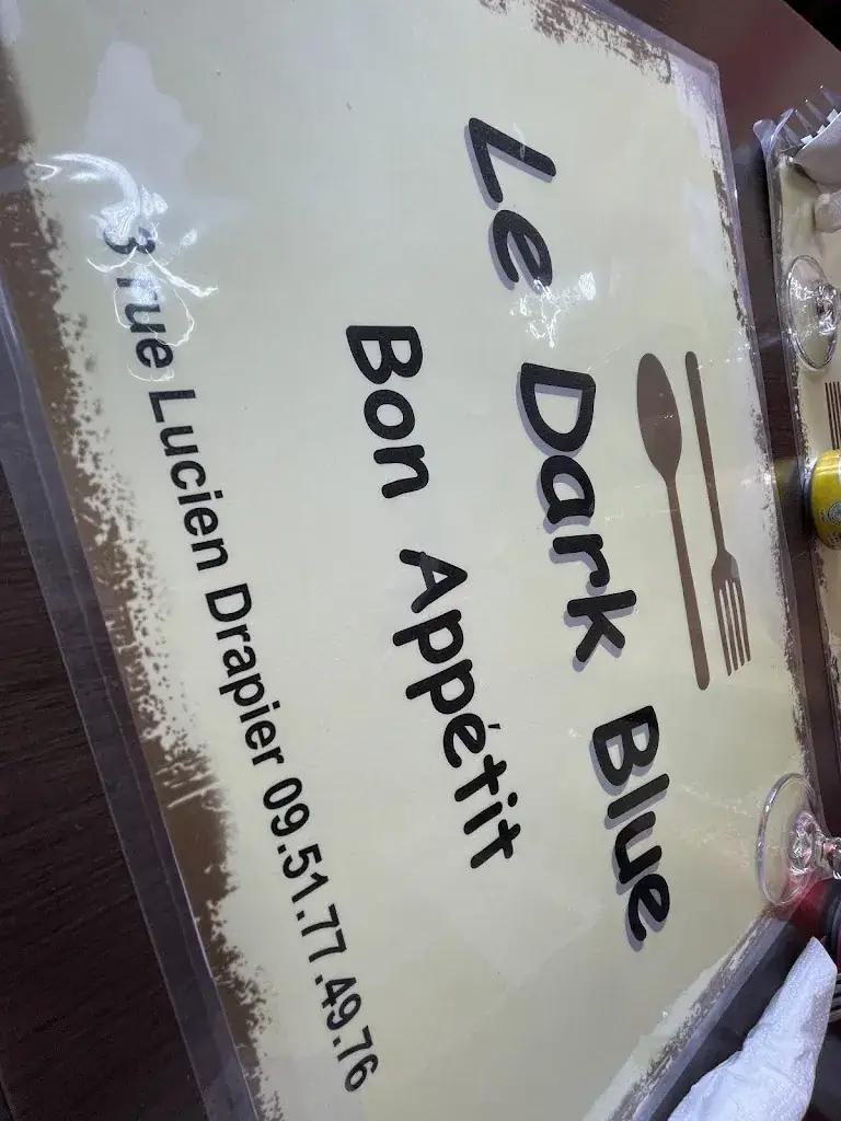 Sophie BEGUE_Dark Blue_Rethel_review