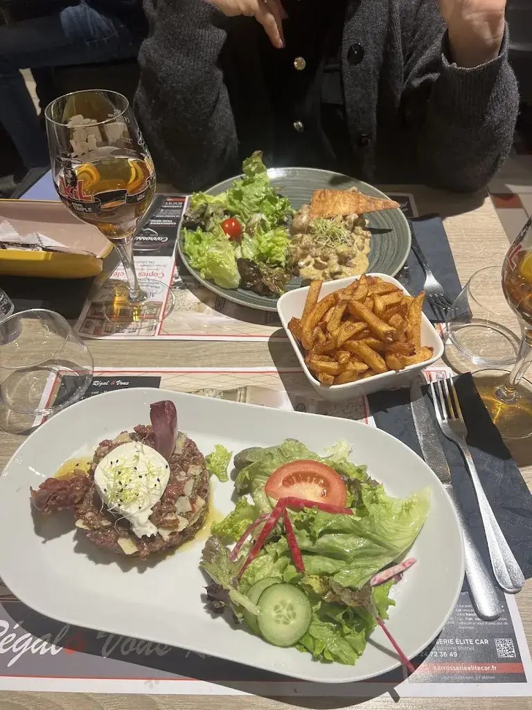 Valeriu Girla_L’Entrepotes_Rethel_review