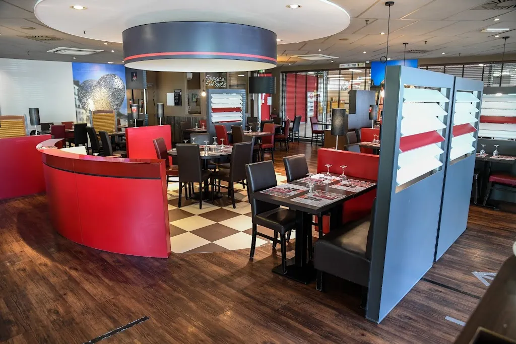 St Julien Restaurant & Grill_Saint-Julien-les-Villas_slider_image_1