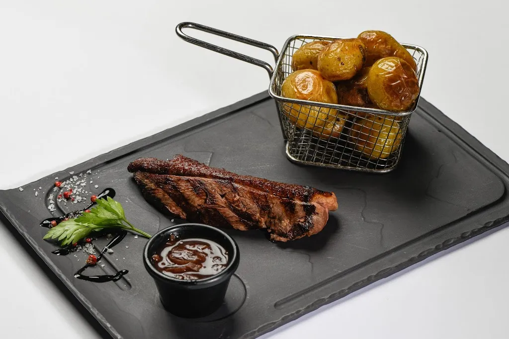 St Julien Restaurant & Grill_Saint-Julien-les-Villas_slider_image_2