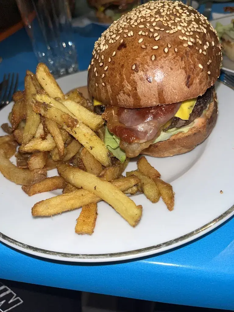 Francis_Chez Gaston_Romilly-sur-Seine_review