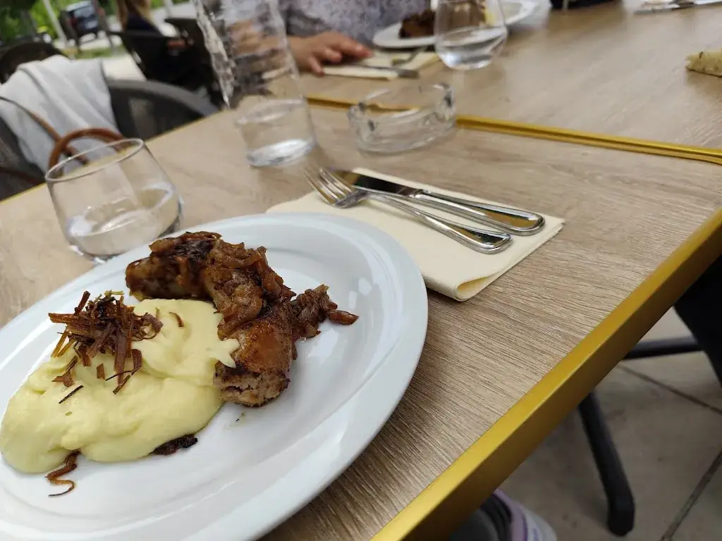 Restaurant le Palladium_Romilly-sur-Seine_slider_image_3