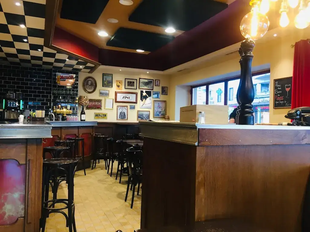 Von_Sur le zinc_Cluses_review