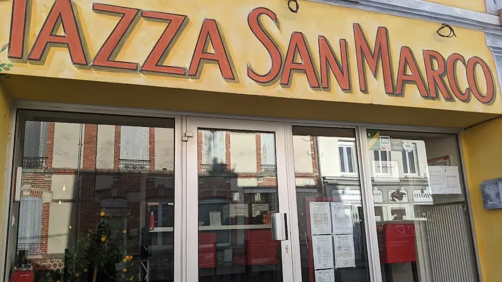 Dylan Cuvelot_Piazza San Marco_Romilly-sur-Seine_review