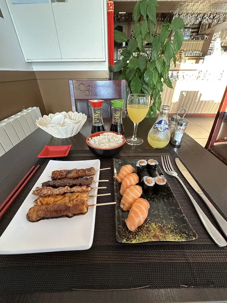 Stone ice_Sushi Nakama_Romilly-sur-Seine_review