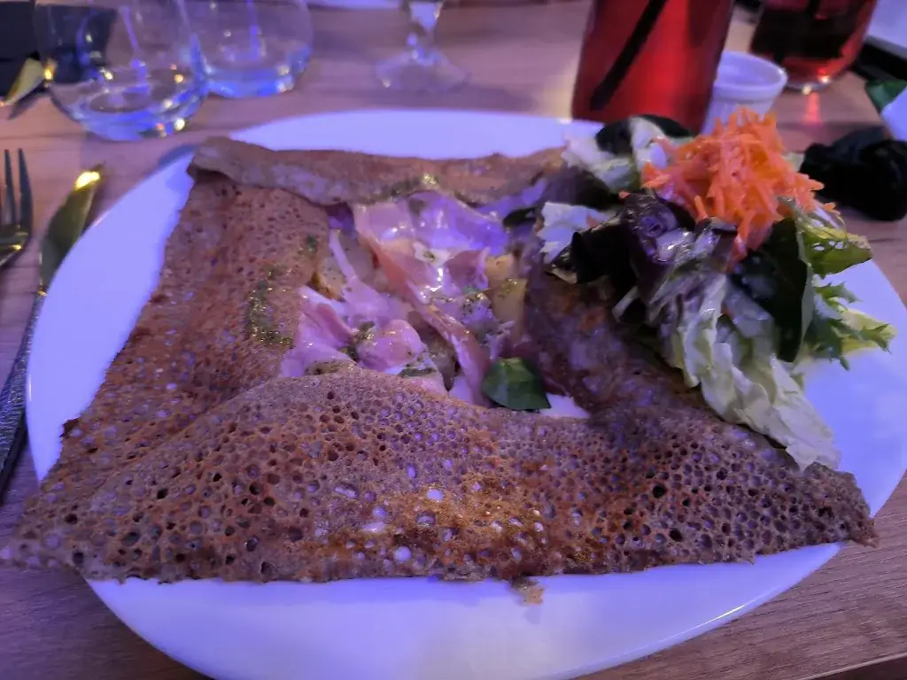 Priscilia Petel_Les Ormes_Romilly-sur-Seine_review