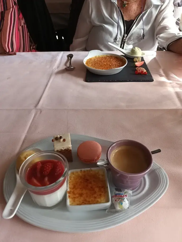 Menu_Restaurant @ Logis Hôtel le Bellevue_Saint-Hippolyte_immagine_6