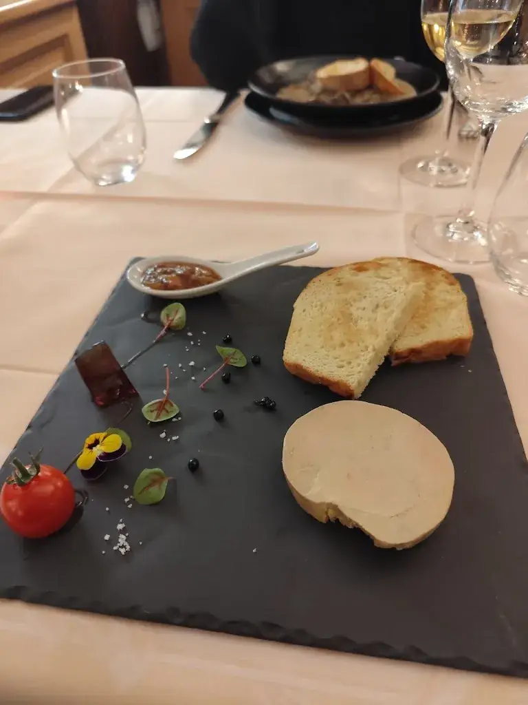 Restaurant @ Logis Hôtel le Bellevue_Saint-Hippolyte_slider_image_2