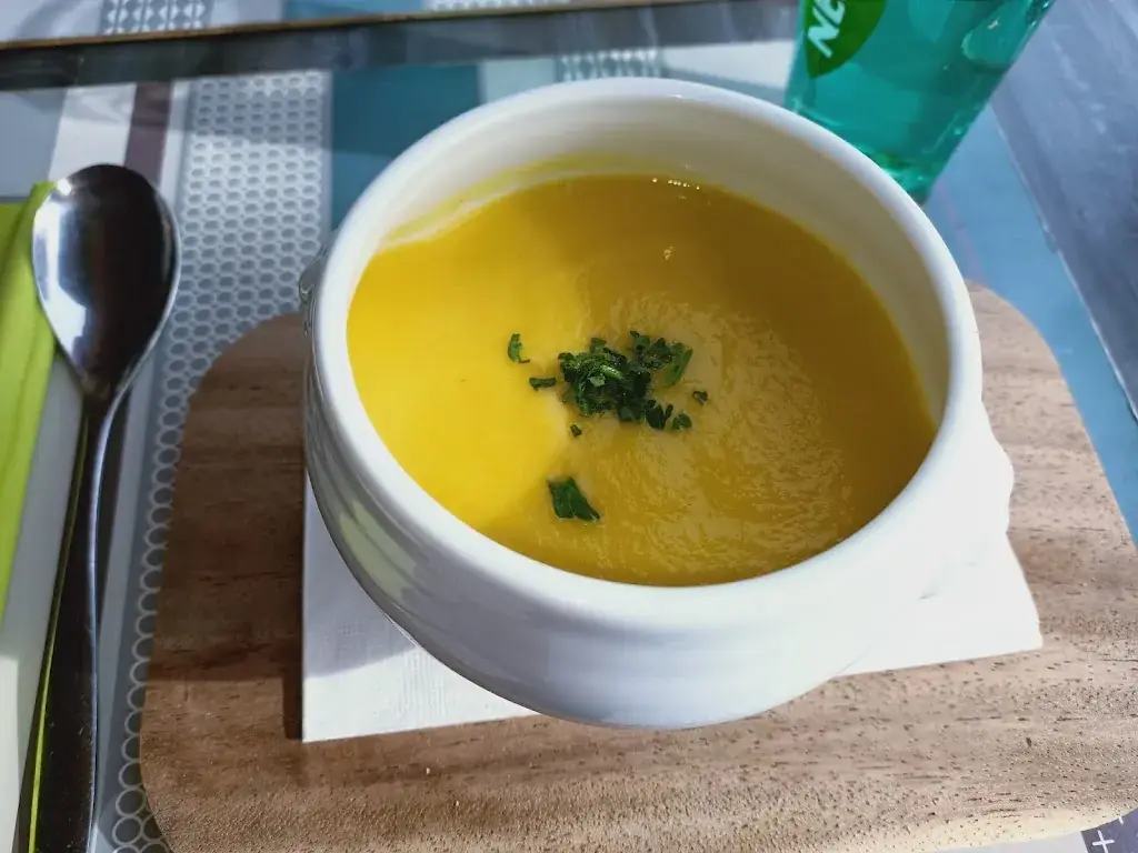 Mimi Morend_Café-Restaurant La Marenda Chez Lorena_uvrier_review