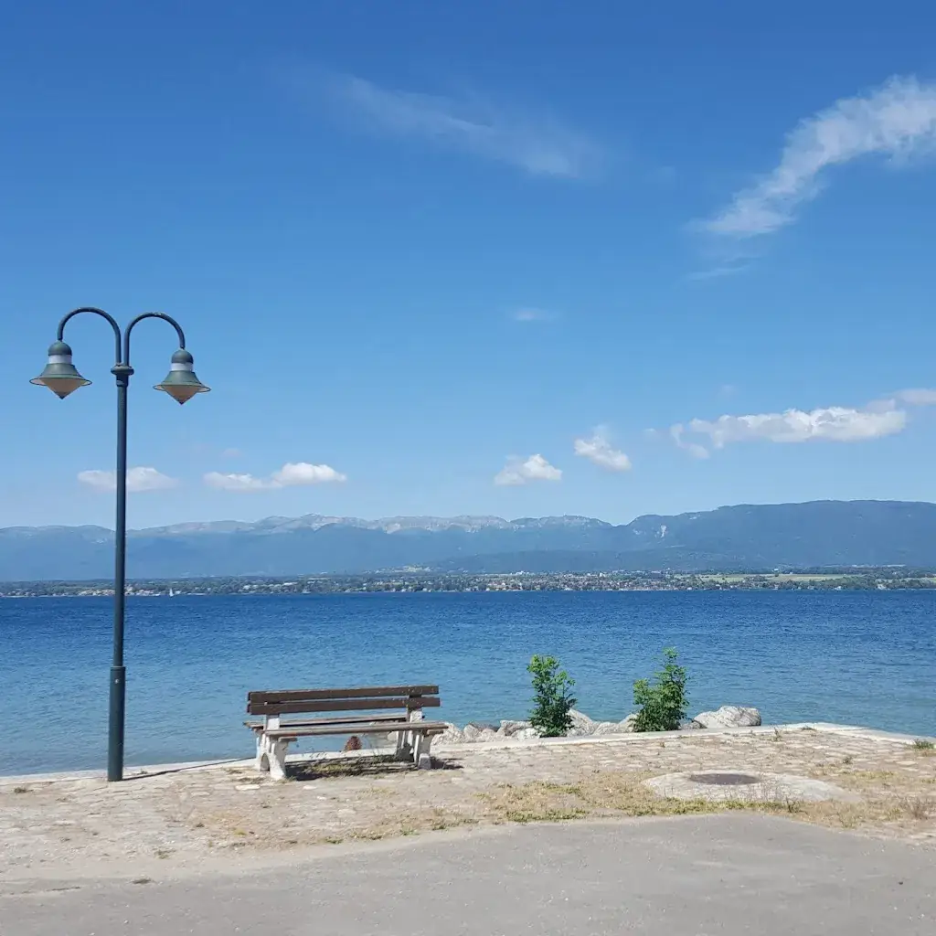 Nathan Gillis_Côté Lac_Chens-sur-Léman_review