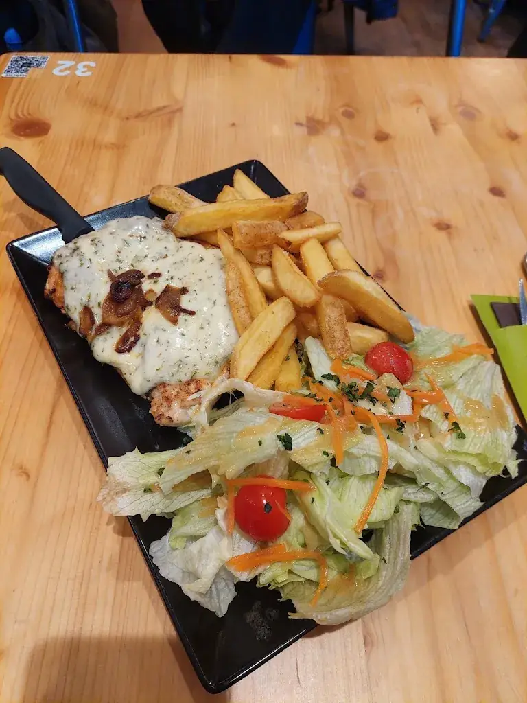 Jázmin Ádám_AU MARCHÉ - RIBEAUVILLÉ_Ribeauvillé_reseña