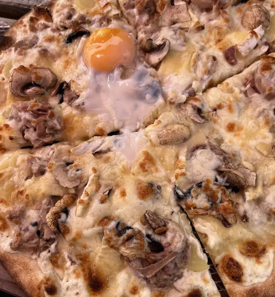 Cécile Klr_Kiosque à pizzas - Saint-lyé_Saint-Lyé_review