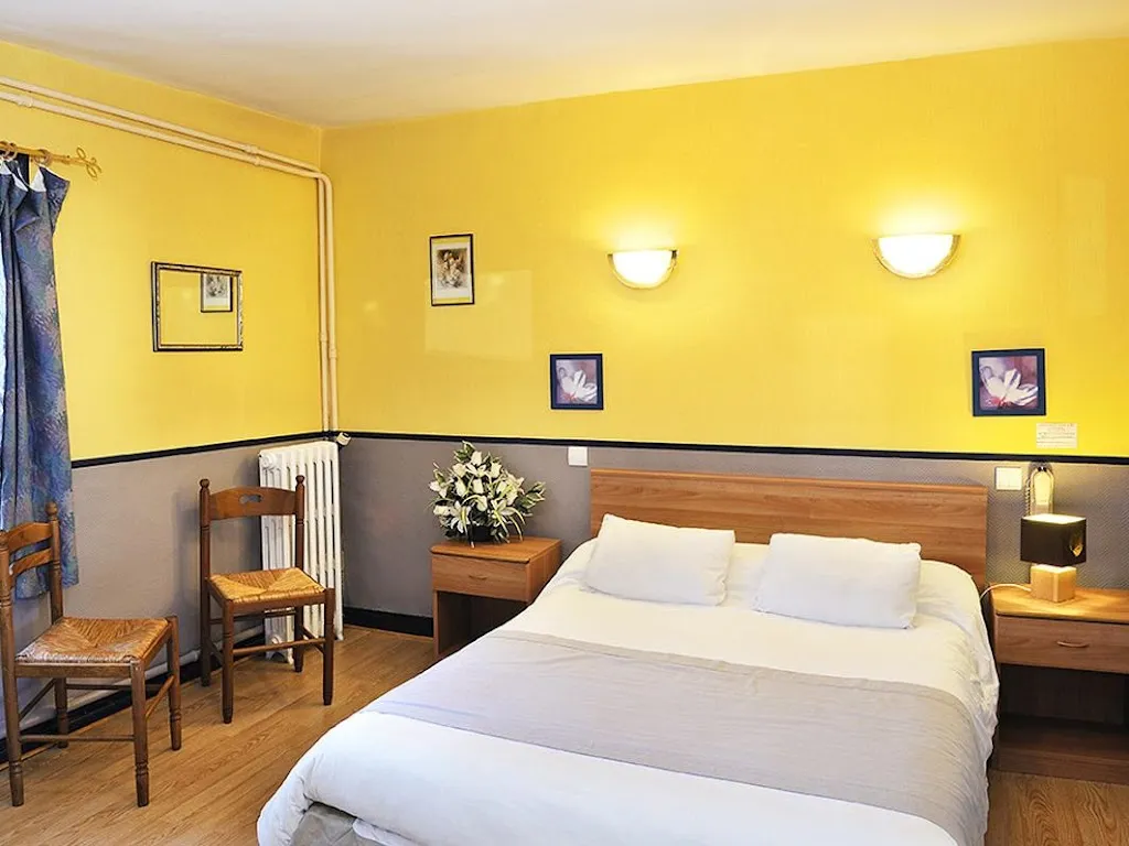 Logis Hôtel Hôtellerie du Cheval Blanc restaurante en Sainte-Maure-de-Touraine