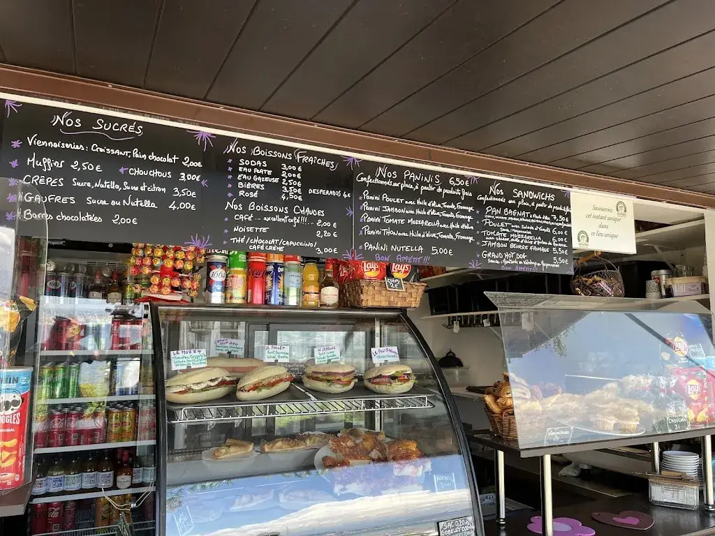 Le Lerõnos restaurant in Cannes