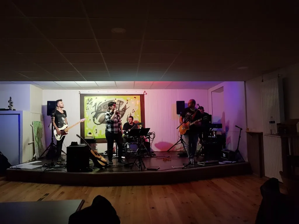 Le 16' Art Cafe_Saizerais_slider_image_3