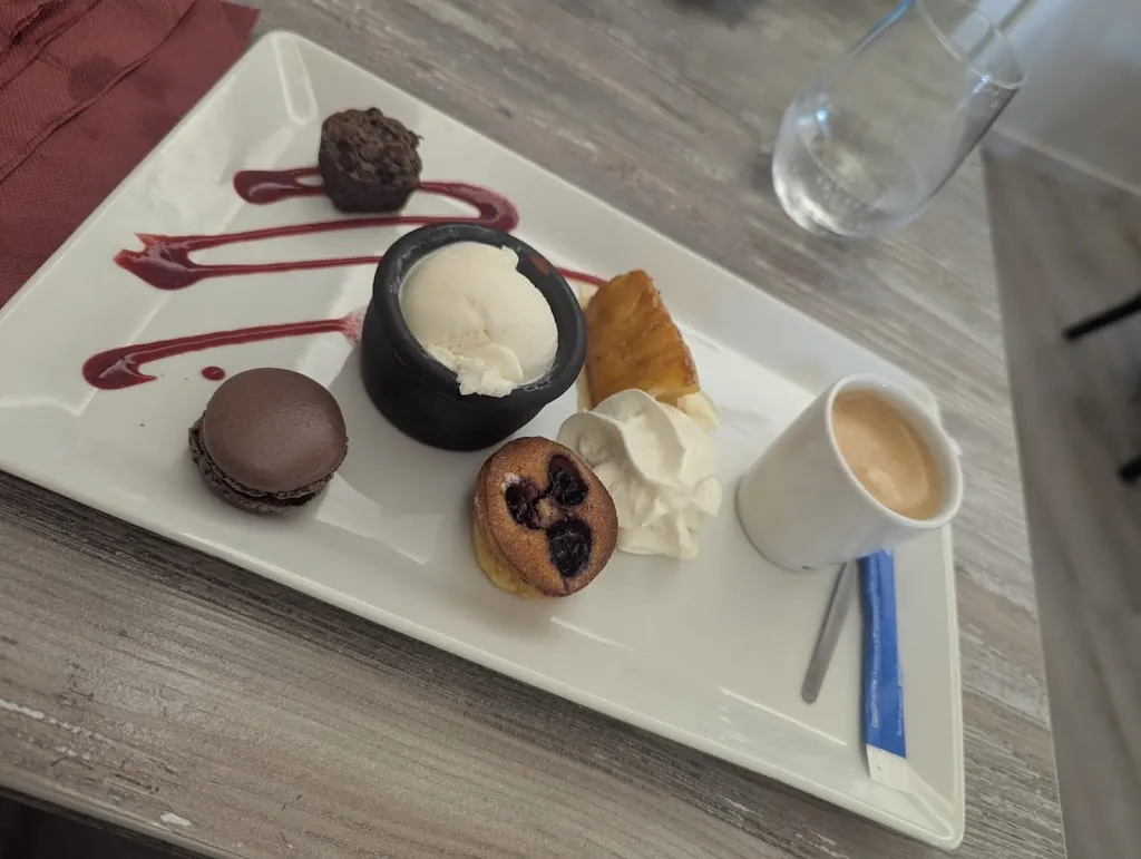 Paco RBO_Le Saint-Max_Saint-Max_review