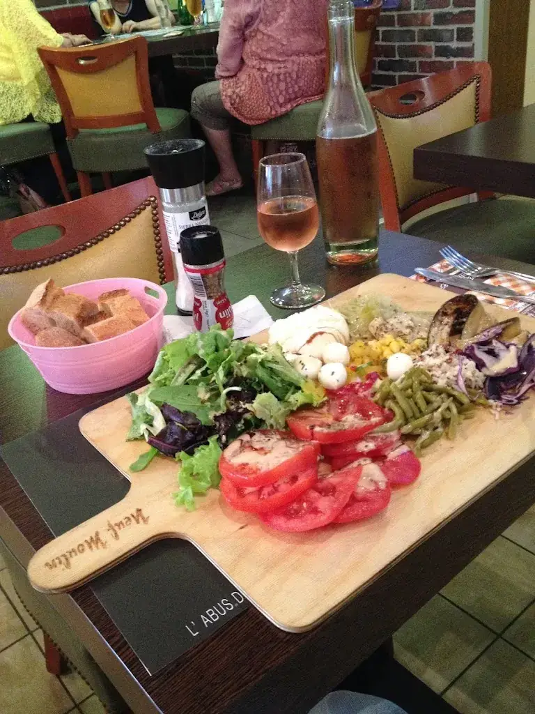 Le Bistrot De La Place_Saint-Max_slider_image_3