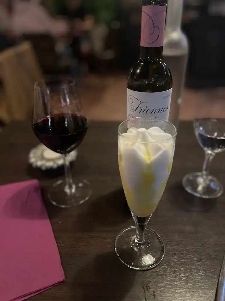 Neil Mitchell_Côté jardin_Saint-Maximin-la-Sainte-Baume_review