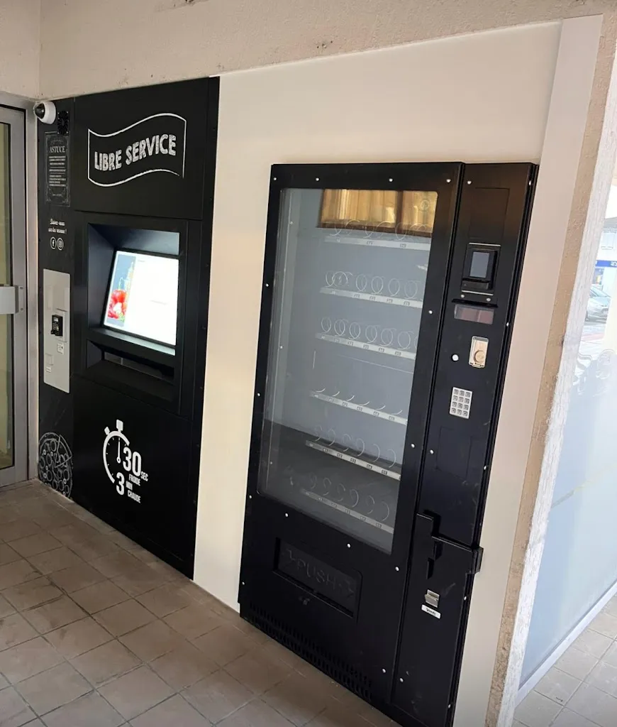 La fabrique de Charley Restaurant et distributeur à pizzas_Sarry_slider_image_1