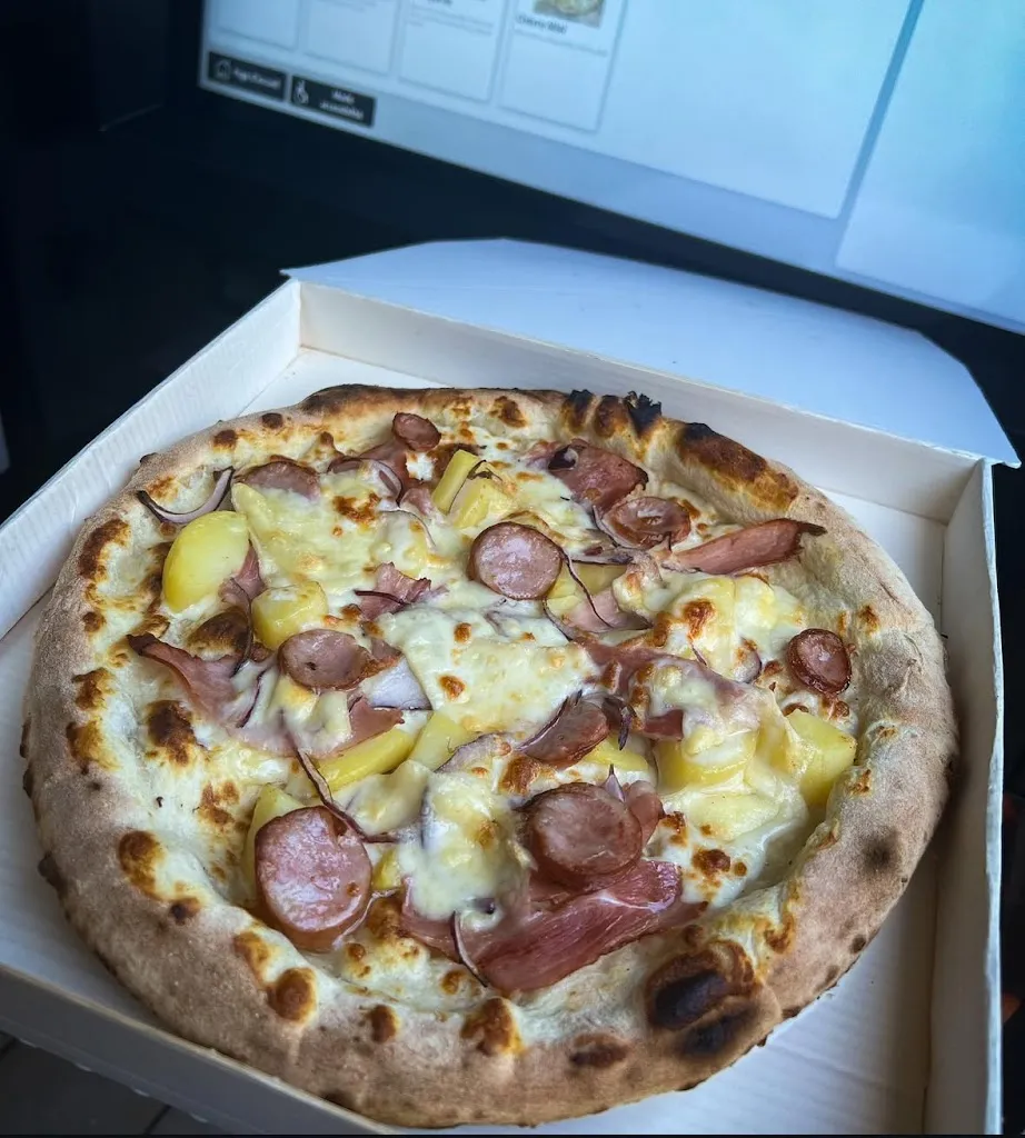 La fabrique de Charley Restaurant et distributeur à pizzas_Sarry_slider_image_2