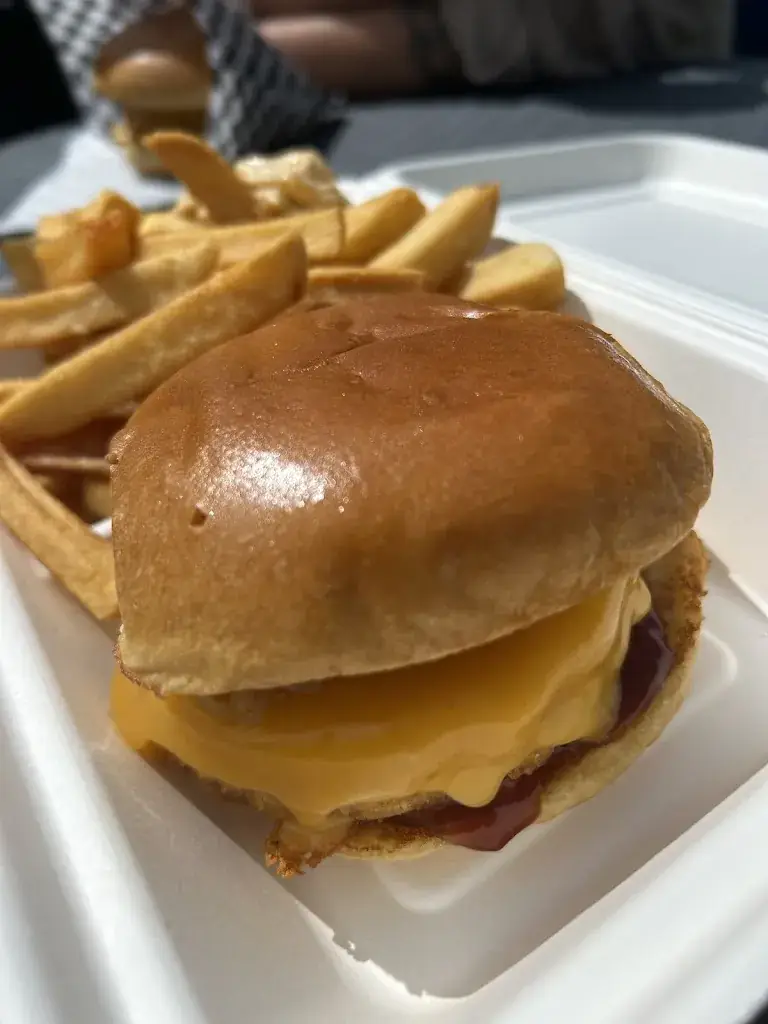 Julie Martin_Beer To Burger_Saulnes_review