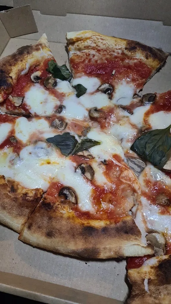 Sefer ERDOGAN_Nonna Pizza Napolitana_Scy-Chazelles_review