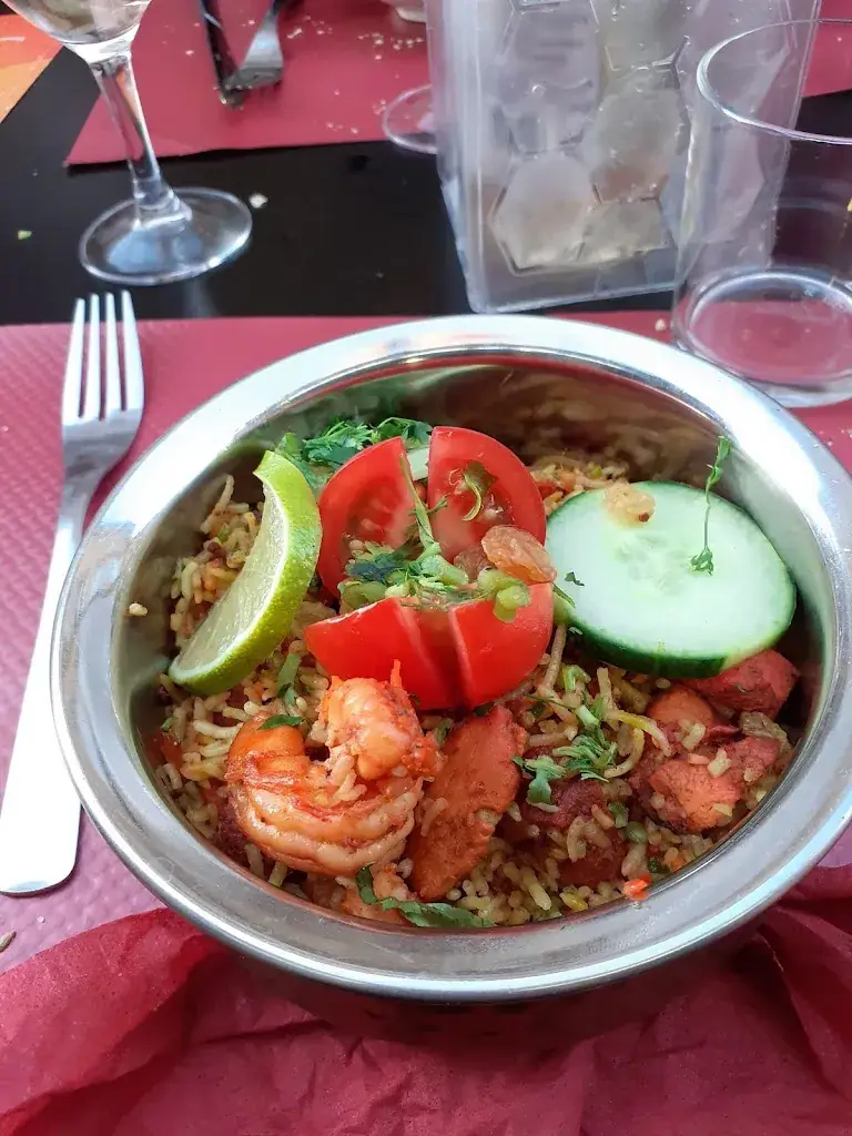 Flo T._SAVEURS DE L'INDE_Sedan_review