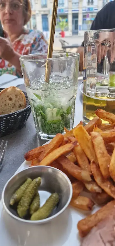 Celine Moi_RESTAURANT LES JUMEAUX - SAINT-MIHIEL_Saint-Mihiel_review