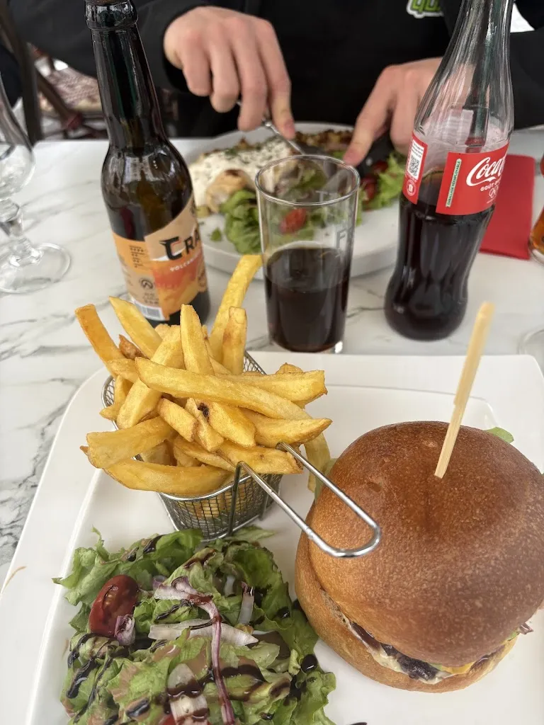 Le Bistrot de la Fontaine_Chaudes-Aigues_slider_image_3