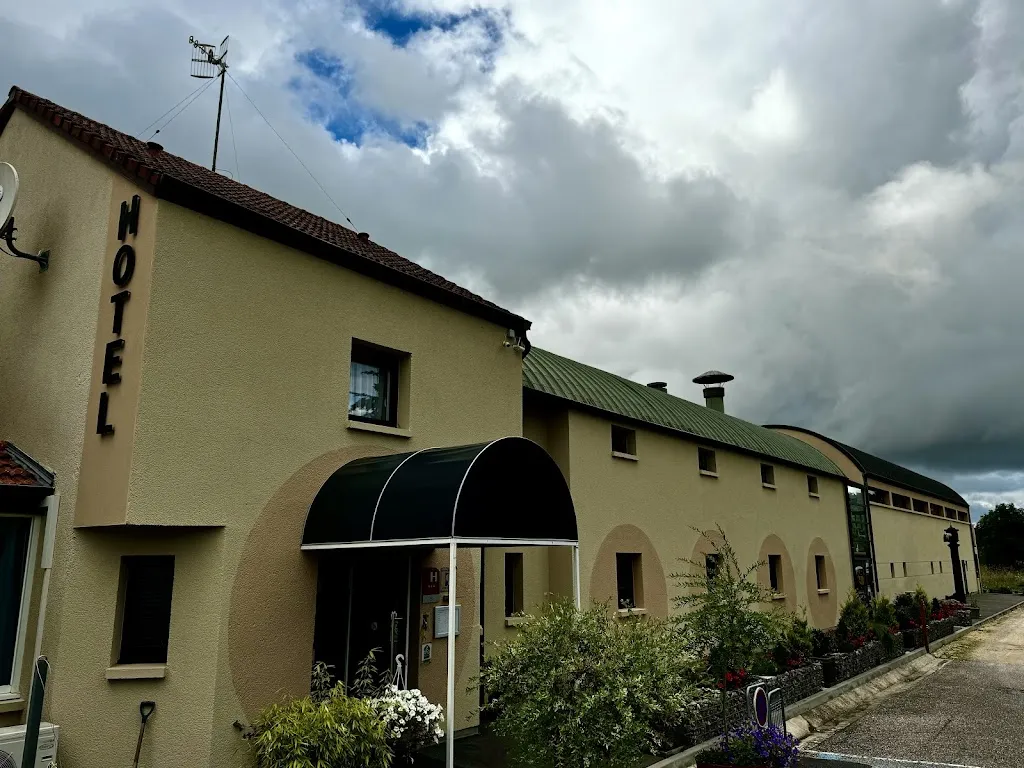 Logis Hôtel de la Gare restaurant in Saint-Mihiel