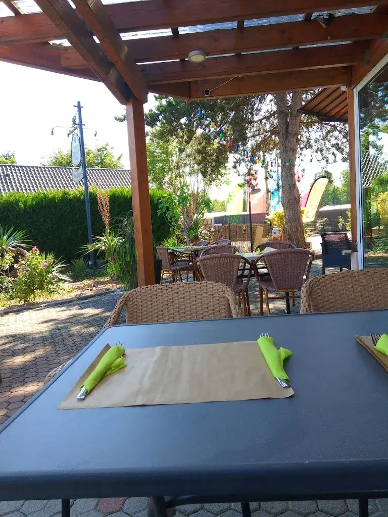 Auberge Les cigognes restaurant in Seltz