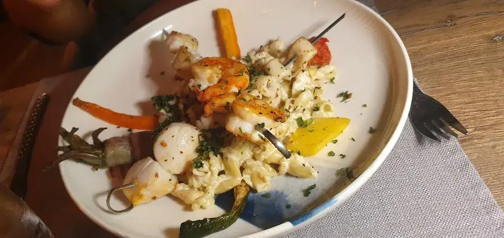 Karl Philipp_Entrepotes_Saint-Louis_review