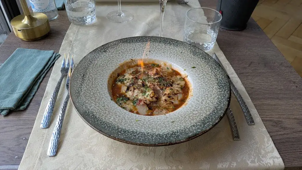 Arthur Smits_Entrepotes_Saint-Louis_review